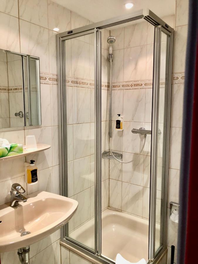 Montana Hotel Koeln-Bonn Airport Тройсдорф Екстериор снимка
