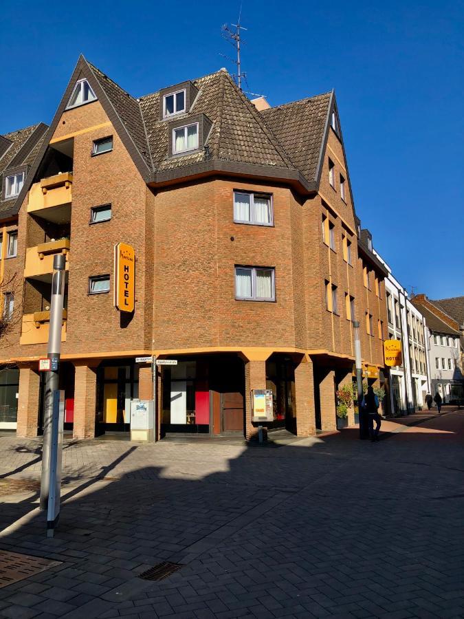 Montana Hotel Koeln-Bonn Airport Тройсдорф Екстериор снимка